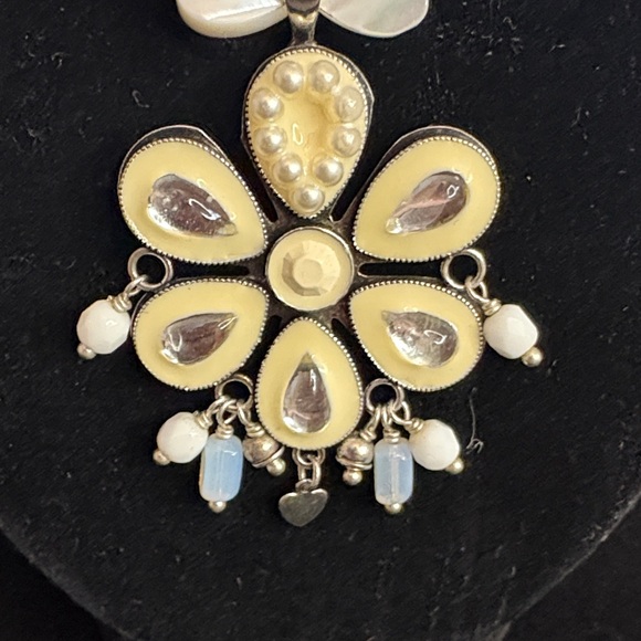 Vintage Reminiscence French Rivera Floral Pendant Necklace - Picture 5 of 12